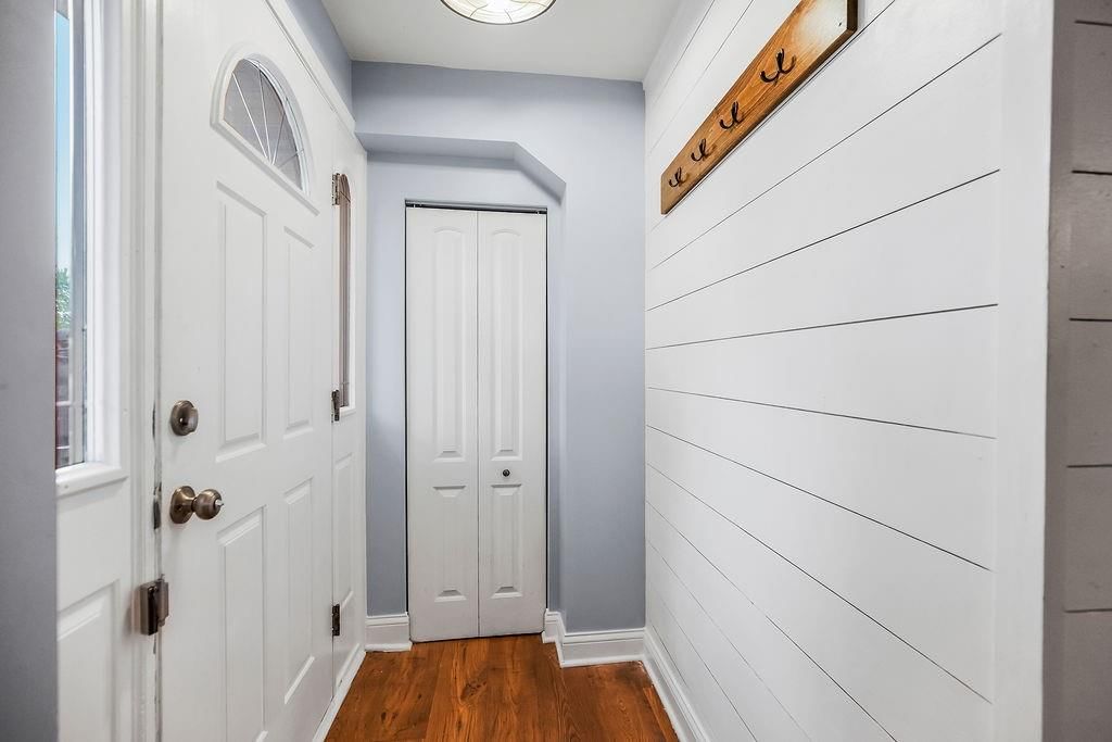 8936 Oak Street — photo 4