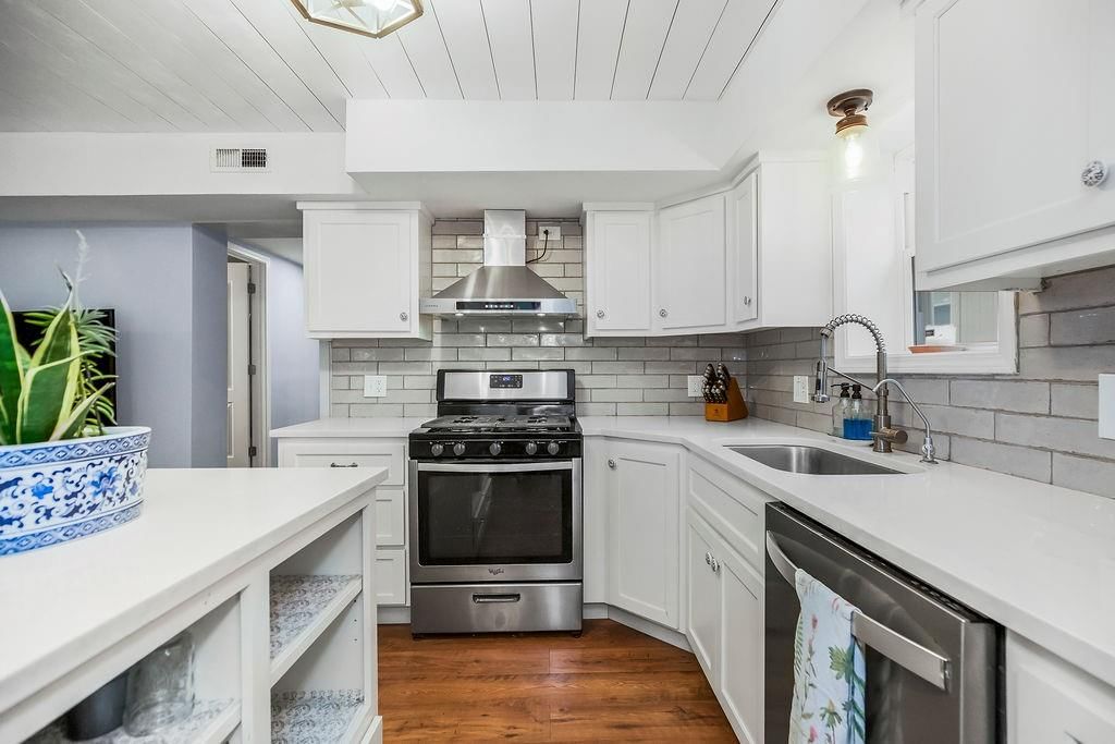8936 Oak Street — photo 5