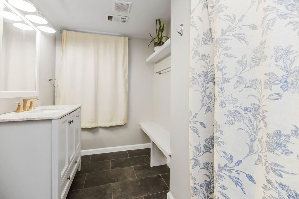 8936 Oak Street — photo 12