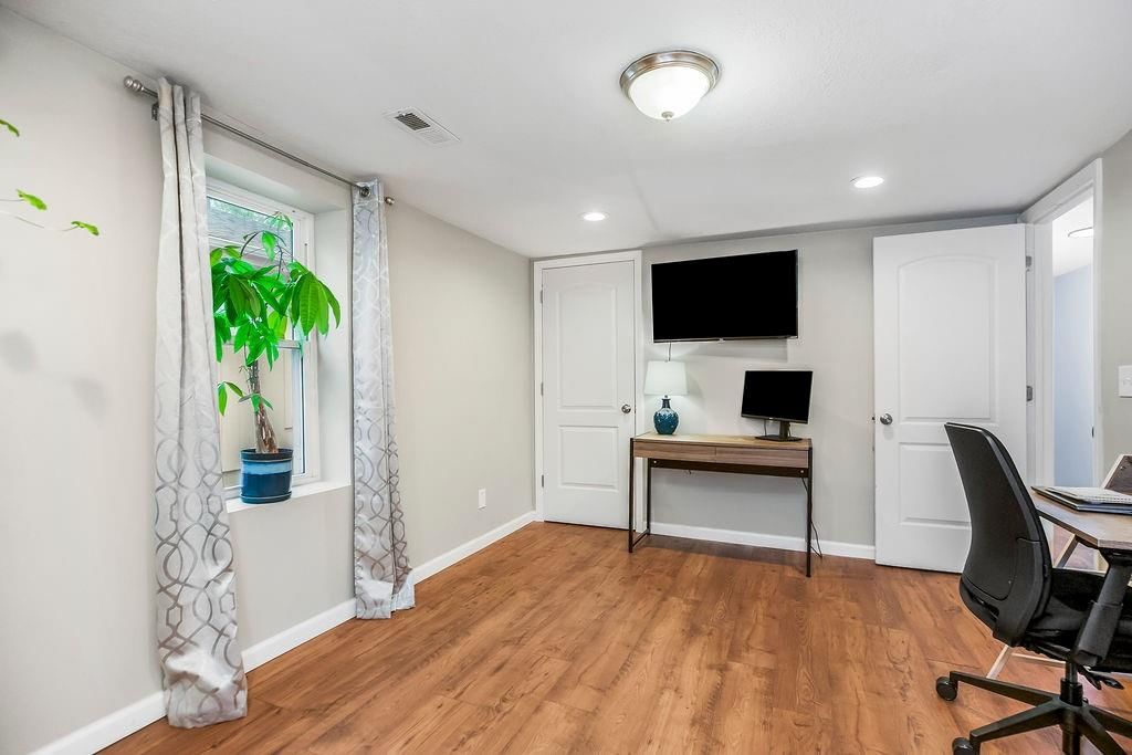 8936 Oak Street — photo 17