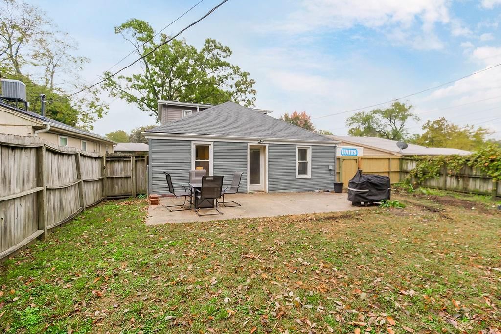 8936 Oak Street — photo 25