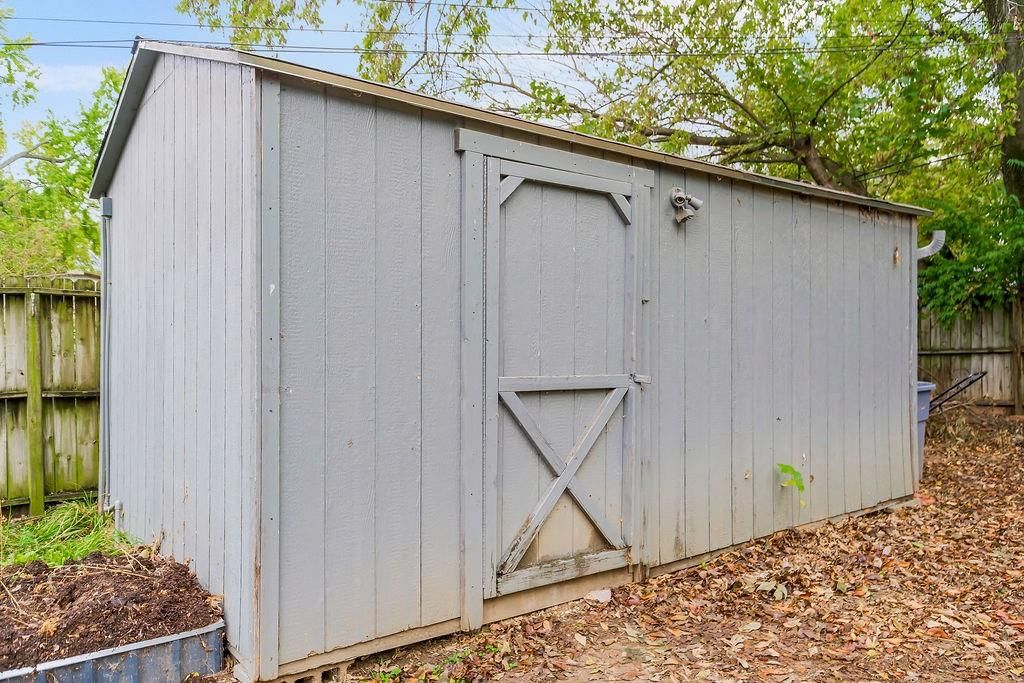 8936 Oak Street — photo 27