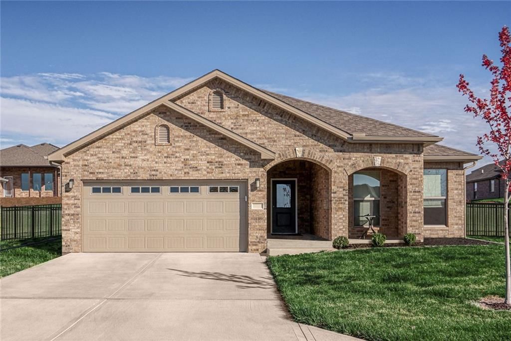 8368 Greentree Drive, Lenexa, KS
