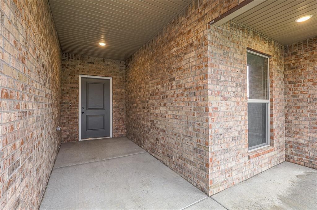 8368 Greentree Drive — photo 2