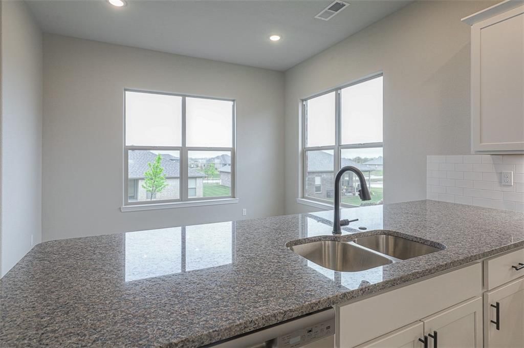 8368 Greentree Drive — photo 10