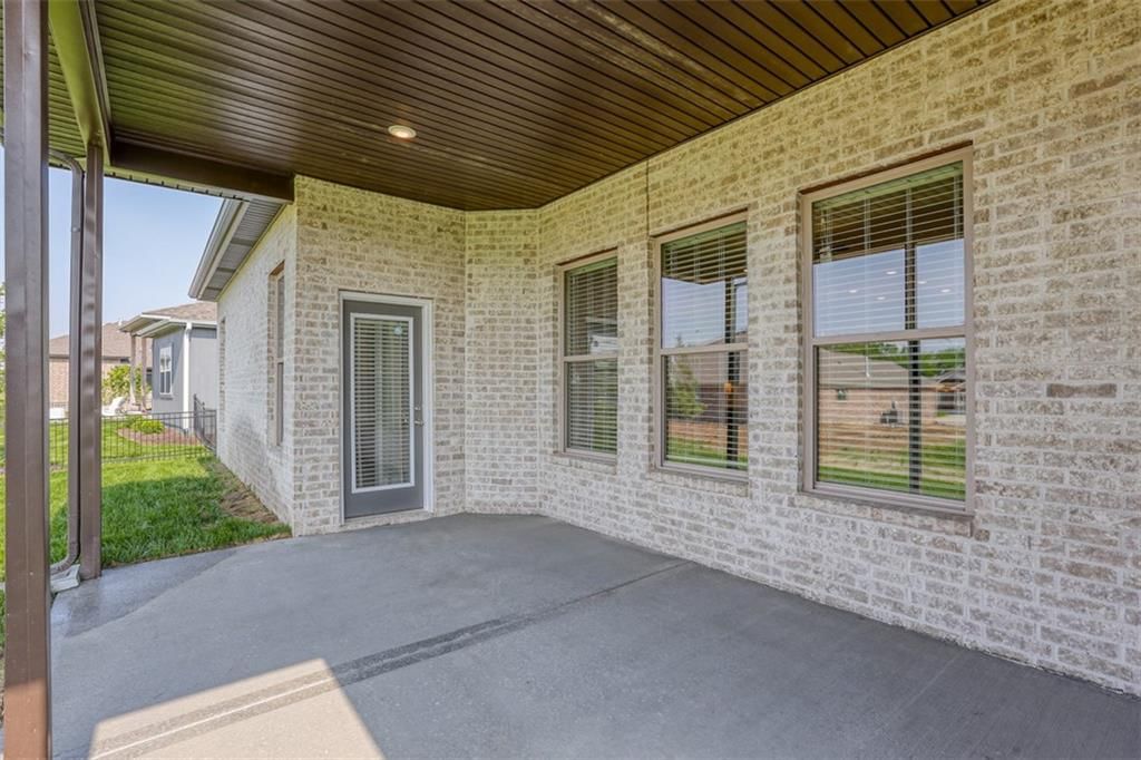 26544 W 83rd Terrace — photo 8