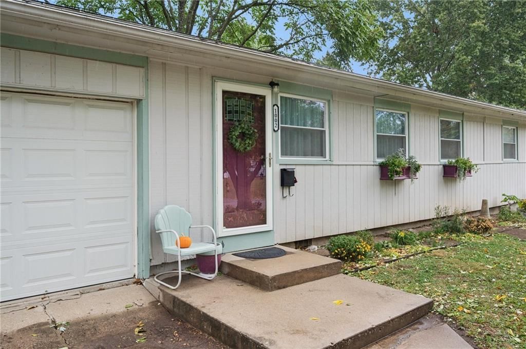 1002 NE Cowden Drive — photo 3