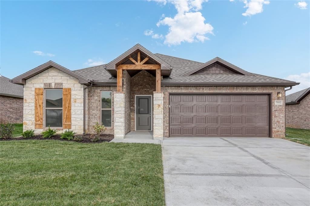 8357 Greentree Drive, Lenexa, KS