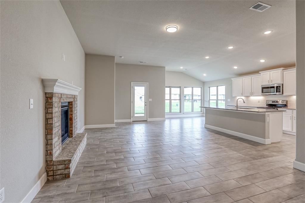8357 Greentree Drive — photo 9