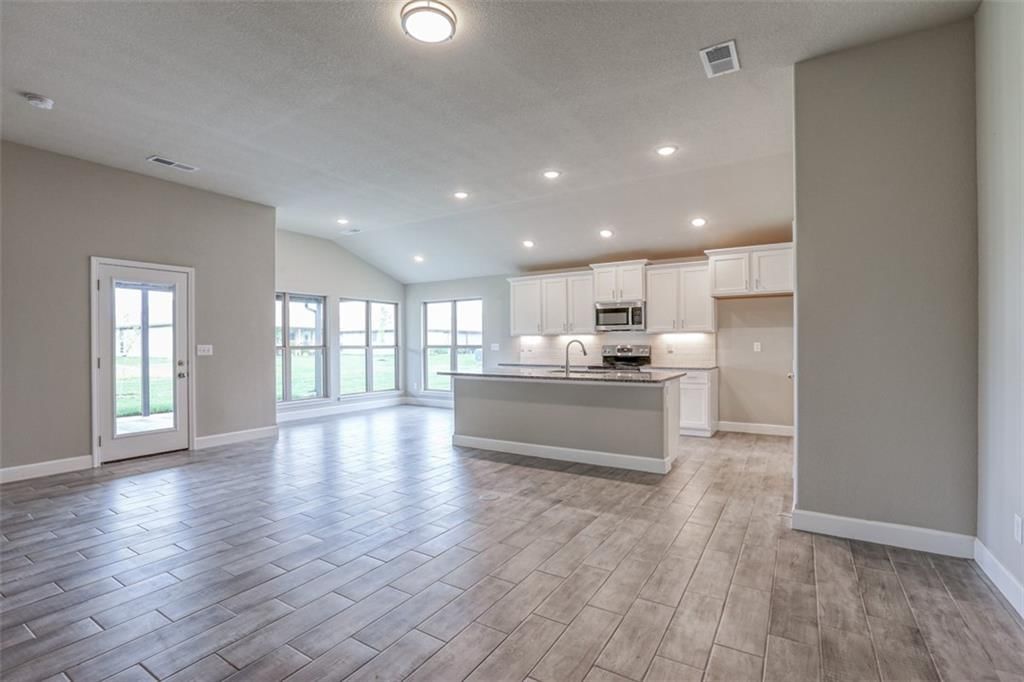 8357 Greentree Drive — photo 11