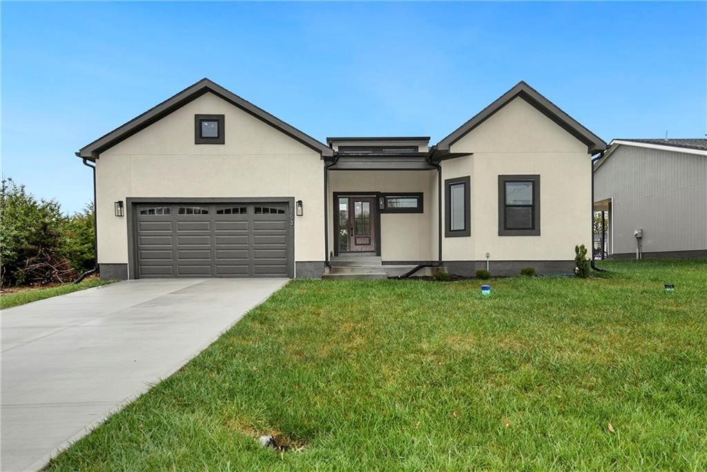 149-153 S Linn Valley Drive — photo 3