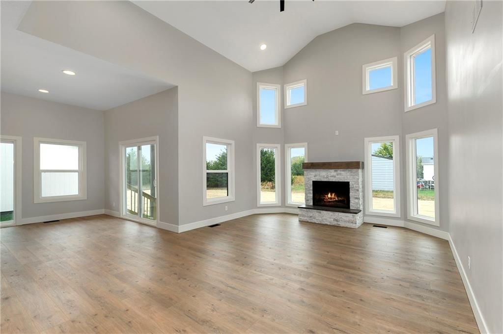 149-153 S Linn Valley Drive — photo 10