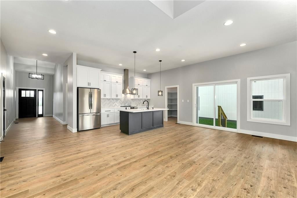 149-153 S Linn Valley Drive — photo 11