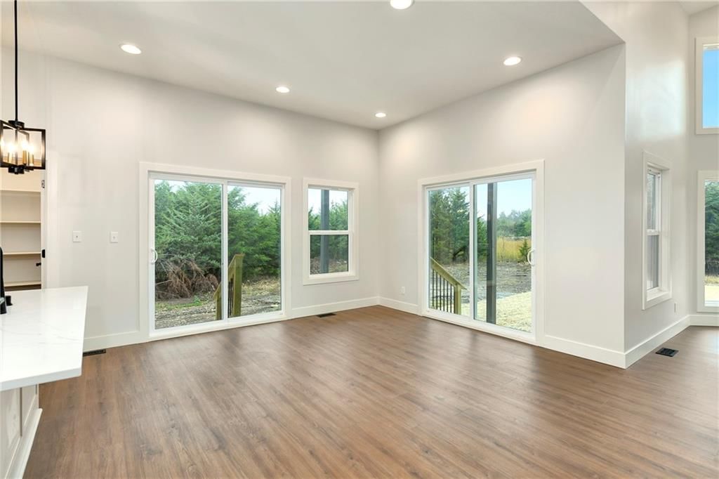 149-153 S Linn Valley Drive — photo 14