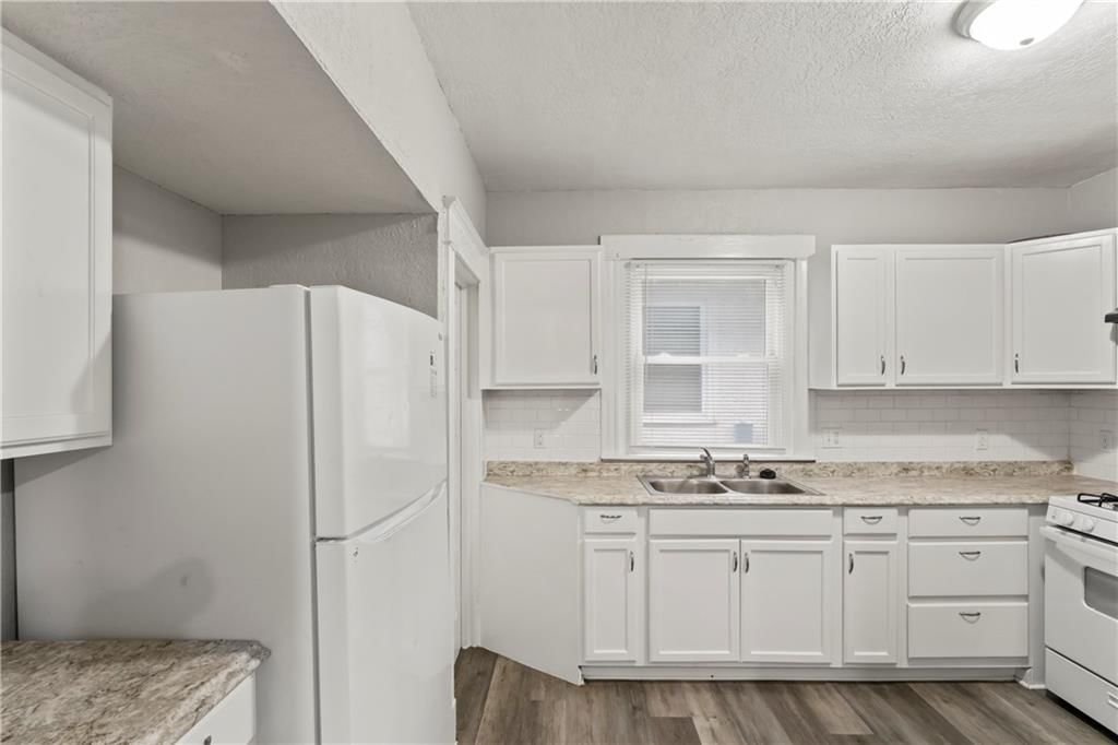 4235 Chestnut Avenue — photo 14