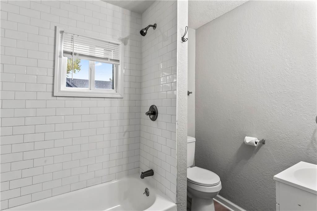 4235 Chestnut Avenue — photo 22
