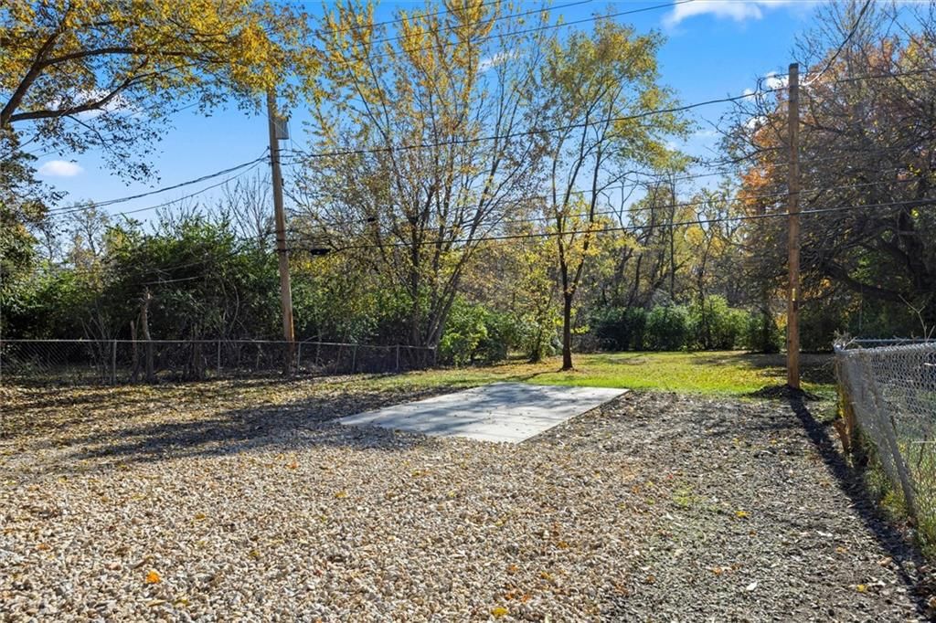 205 W 82nd Terrace — photo 21