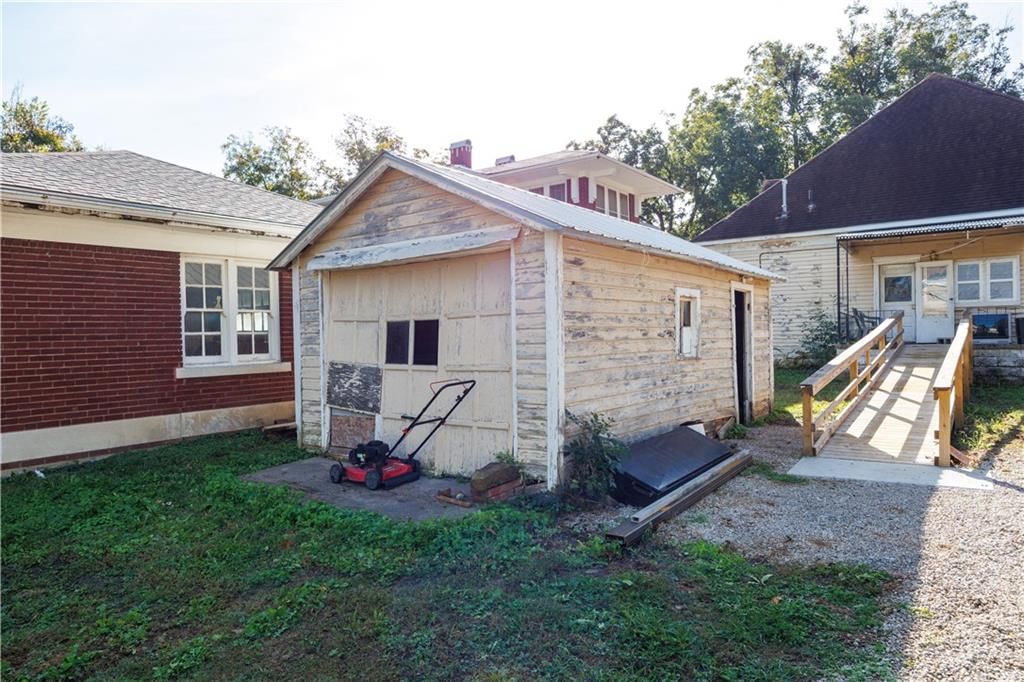 710 Iowa Street — photo 18
