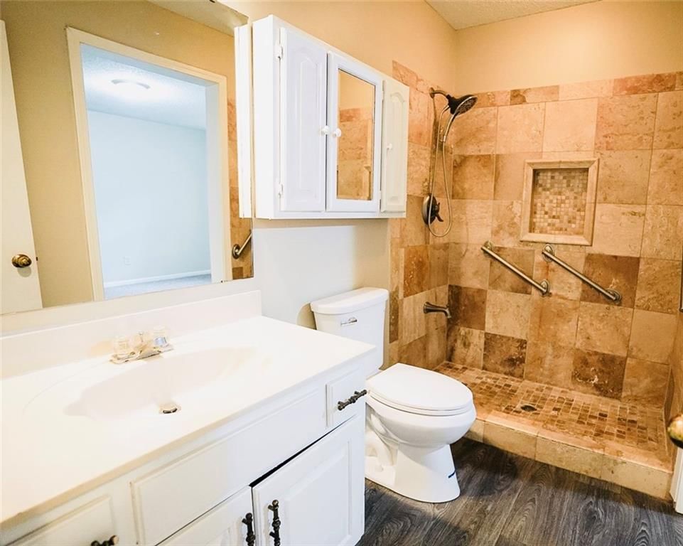 1328 N Harvey Drive — photo 8