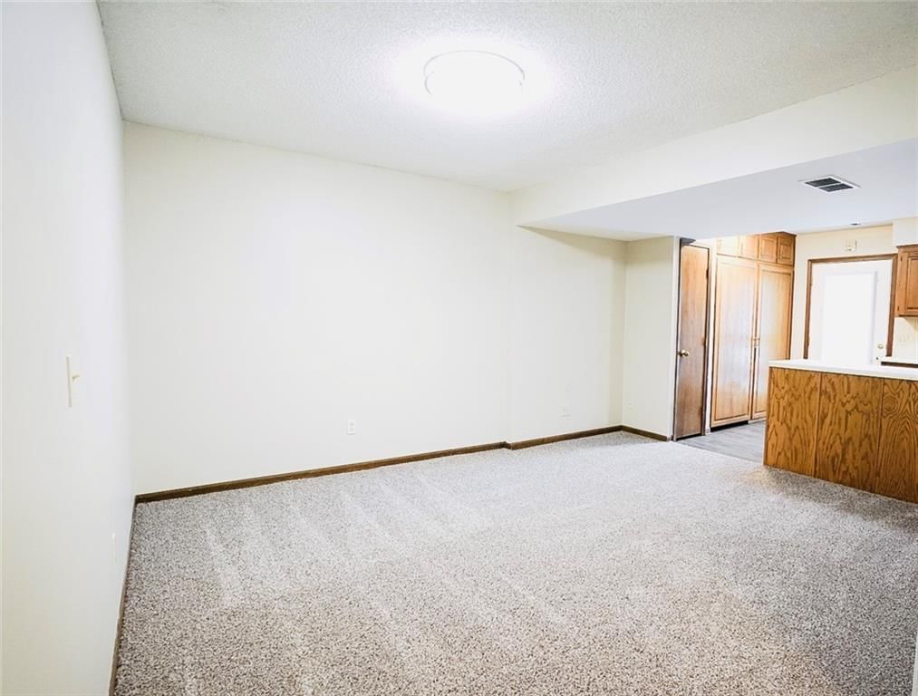 1328 N Harvey Drive — photo 21
