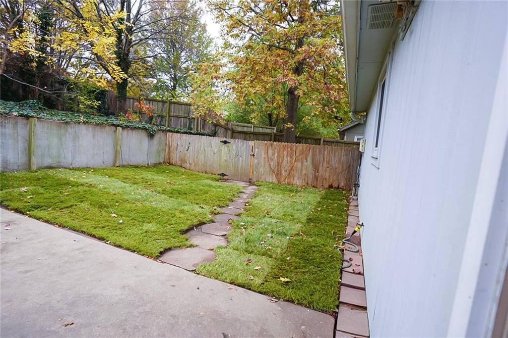 1328 N Harvey Drive — photo 23