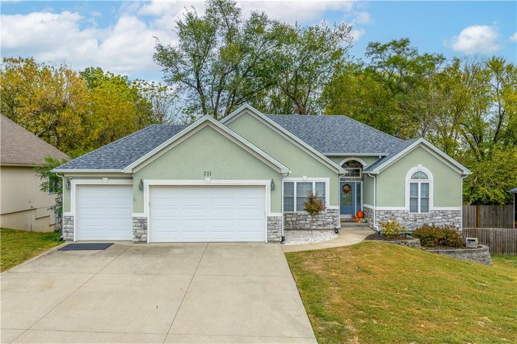 211 Westgate Circle, Warrensburg, MO