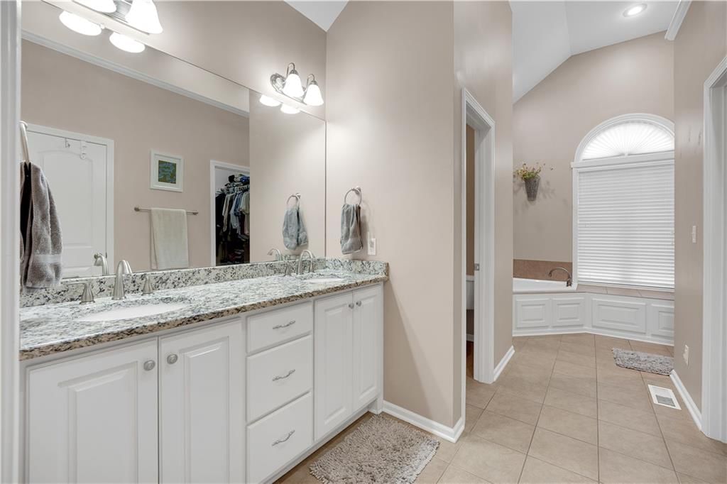 211 Westgate Circle — photo 20