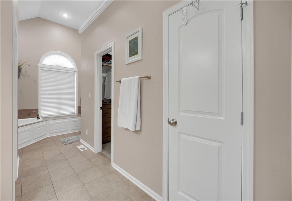 211 Westgate Circle — photo 21