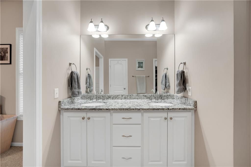 211 Westgate Circle — photo 22