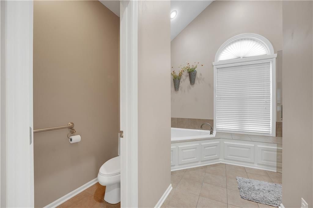 211 Westgate Circle — photo 24