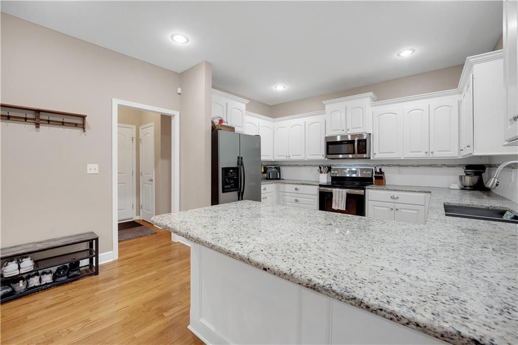 211 Westgate Circle — photo 43