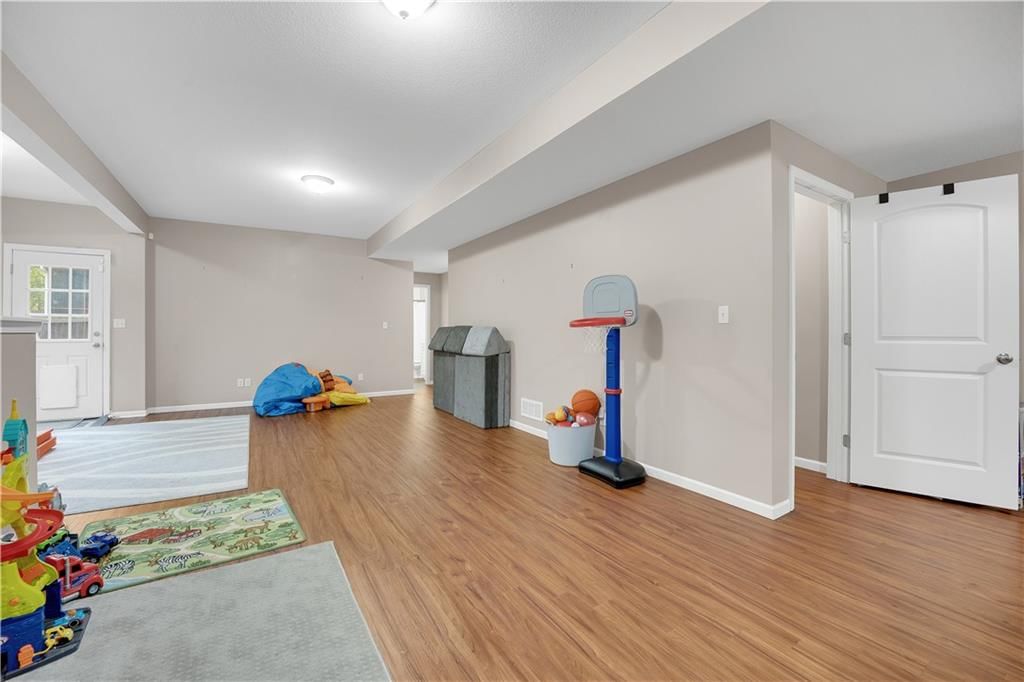 211 Westgate Circle — photo 57