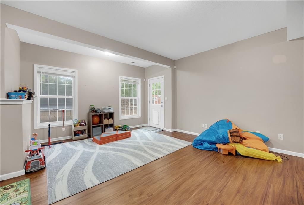 211 Westgate Circle — photo 59