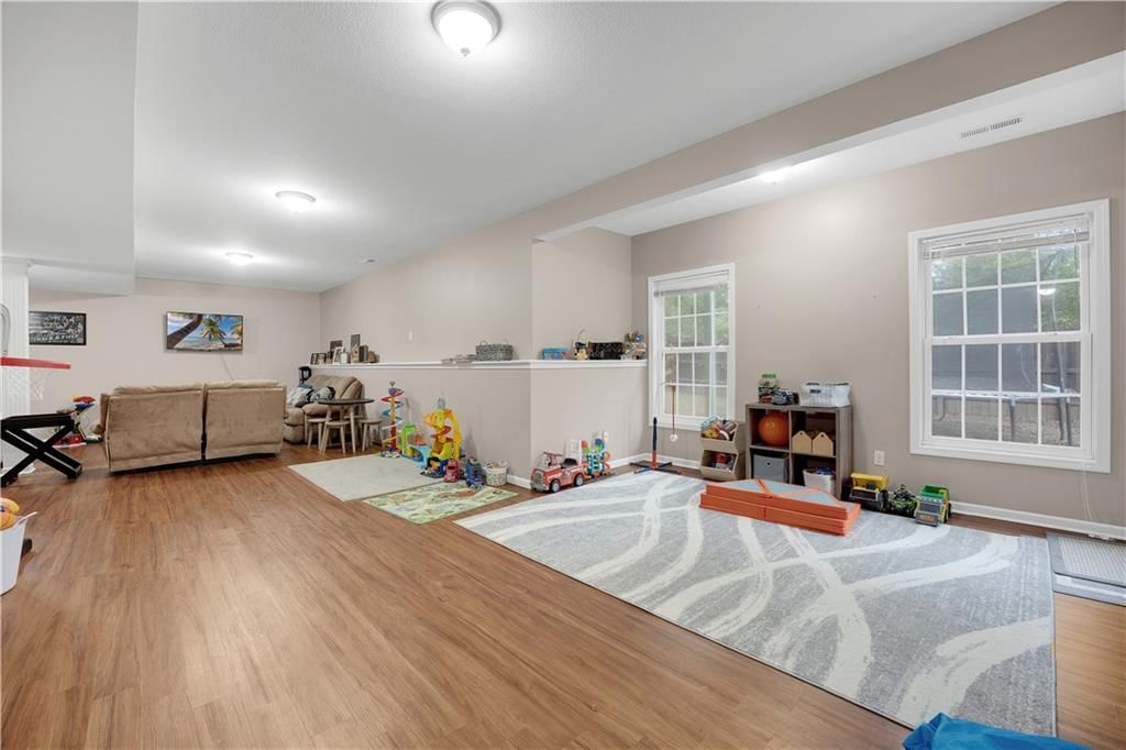 211 Westgate Circle — photo 60