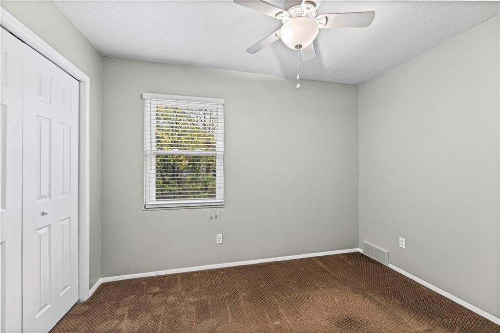 3725 NE COLONIAL Drive — photo 12