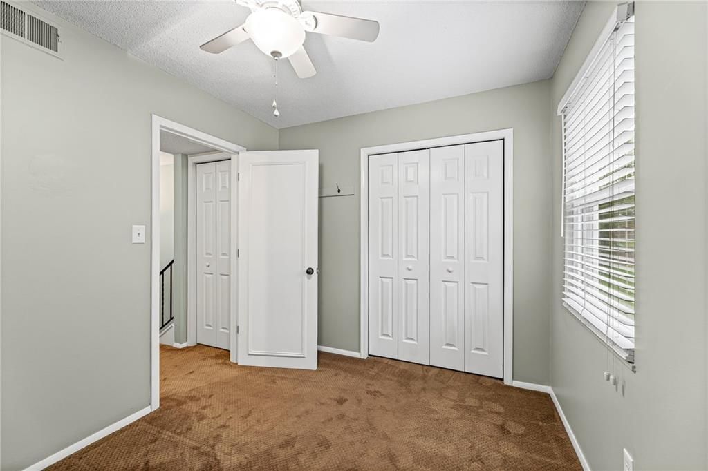 3725 NE COLONIAL Drive — photo 13