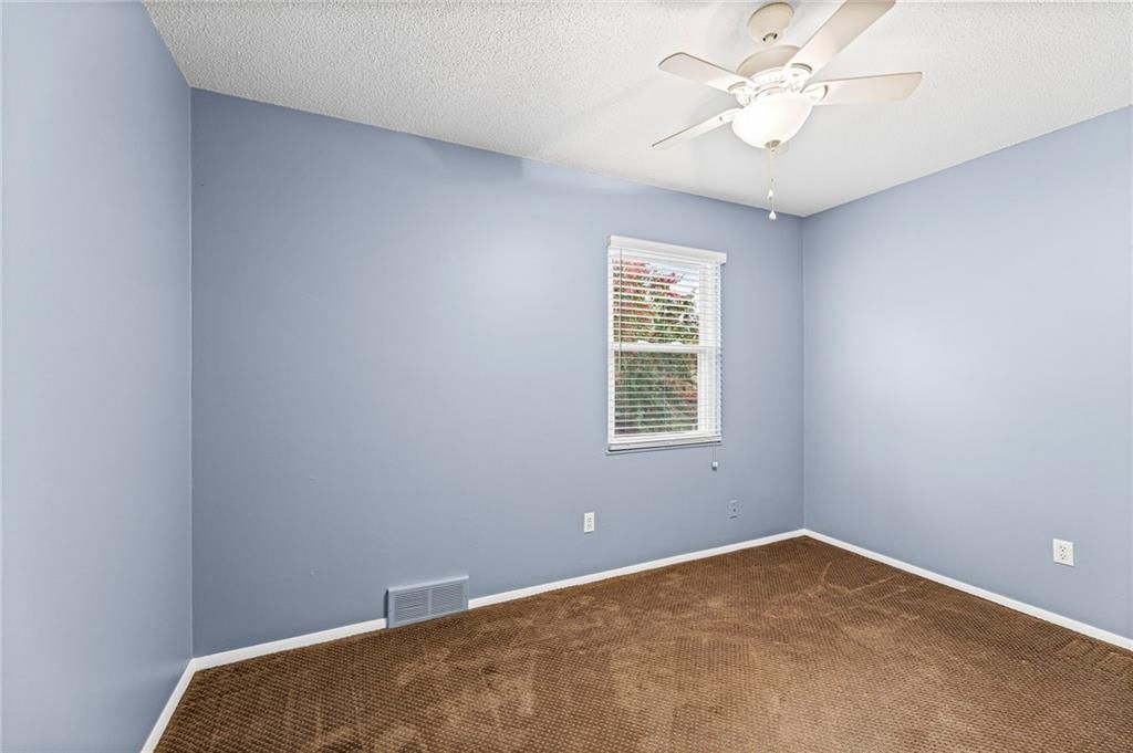 3725 NE COLONIAL Drive — photo 15