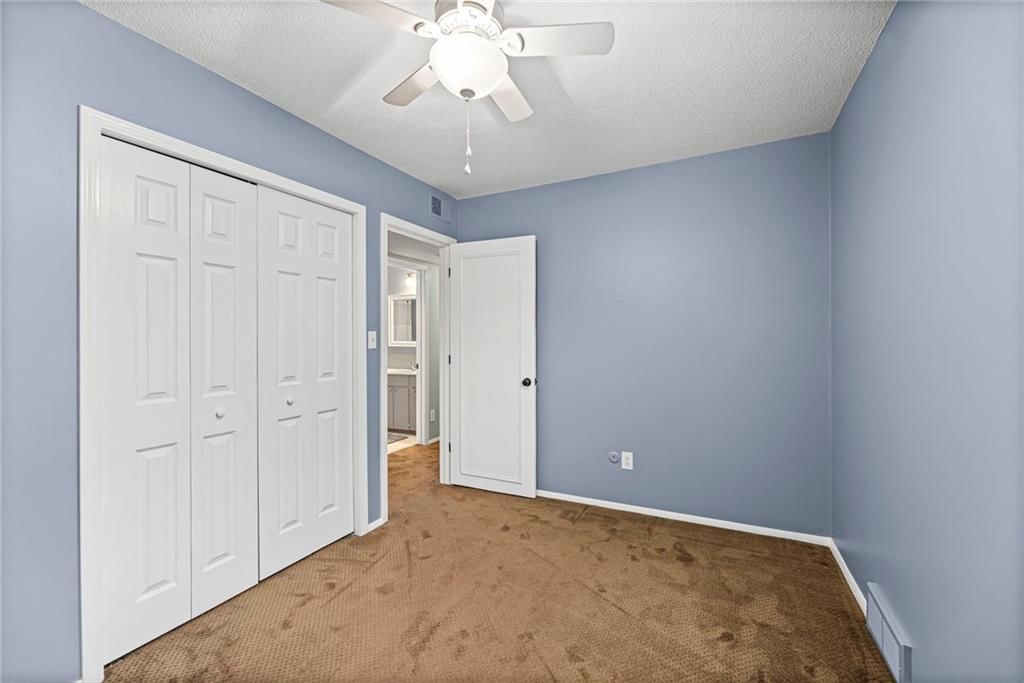 3725 NE COLONIAL Drive — photo 16