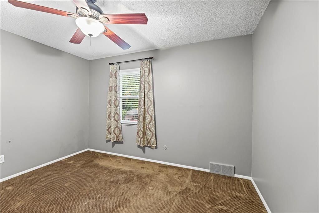 3725 NE COLONIAL Drive — photo 17