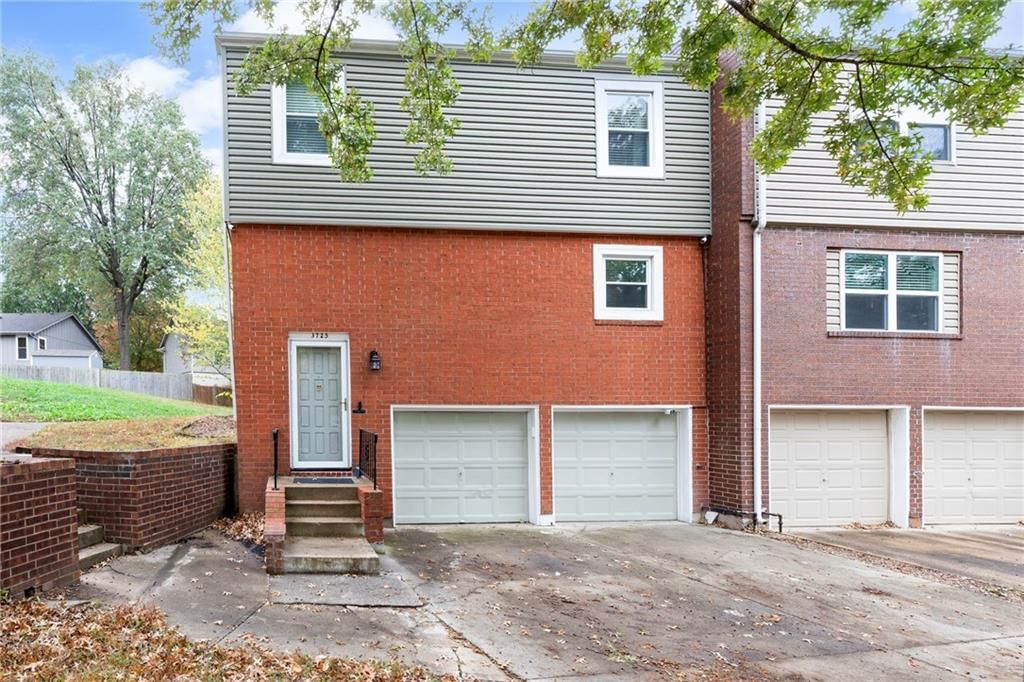 3725 NE COLONIAL Drive — photo 22