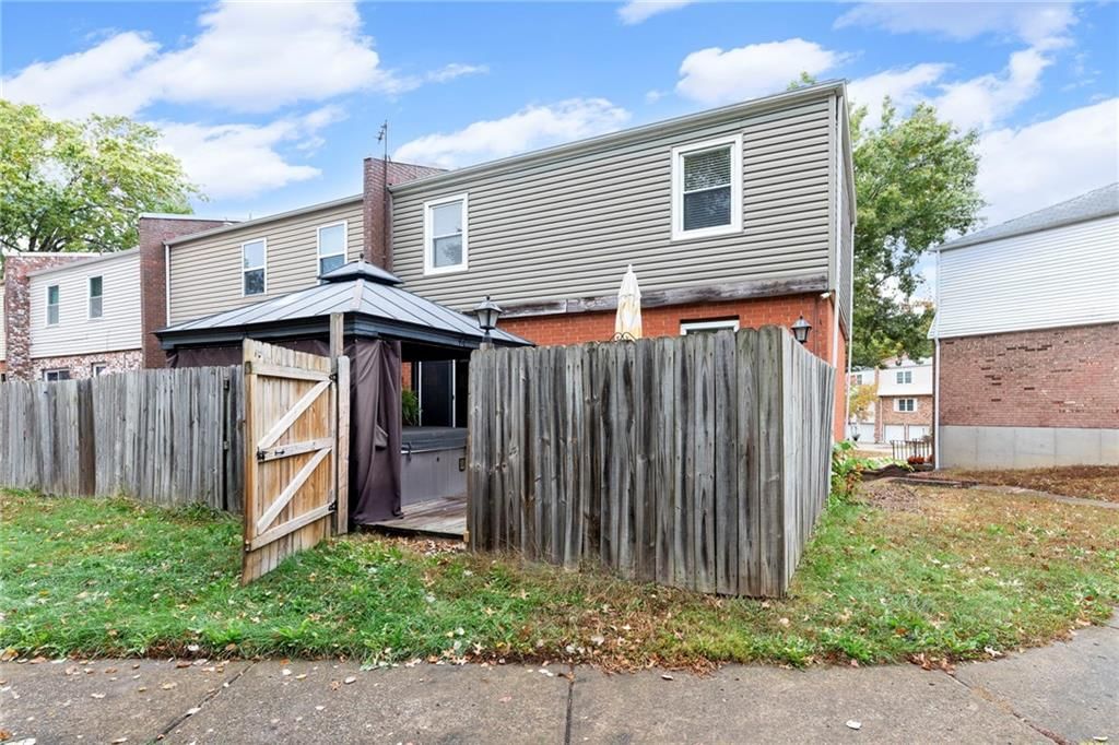 3725 NE COLONIAL Drive — photo 24