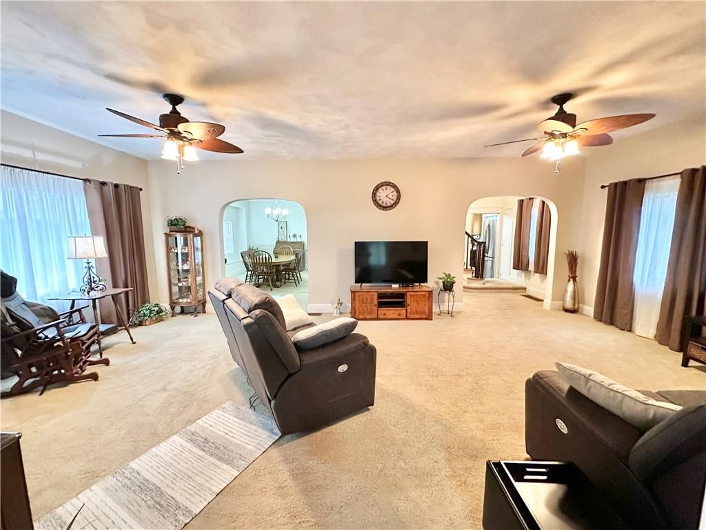 202 N Maple Street — photo 7