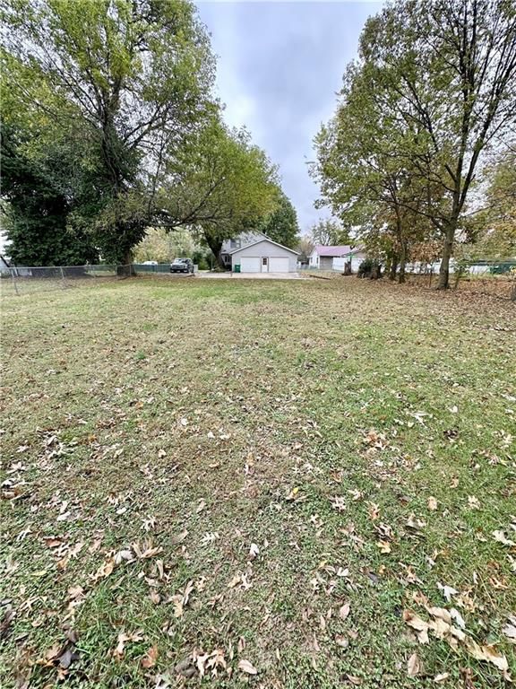 202 N Maple Street — photo 44