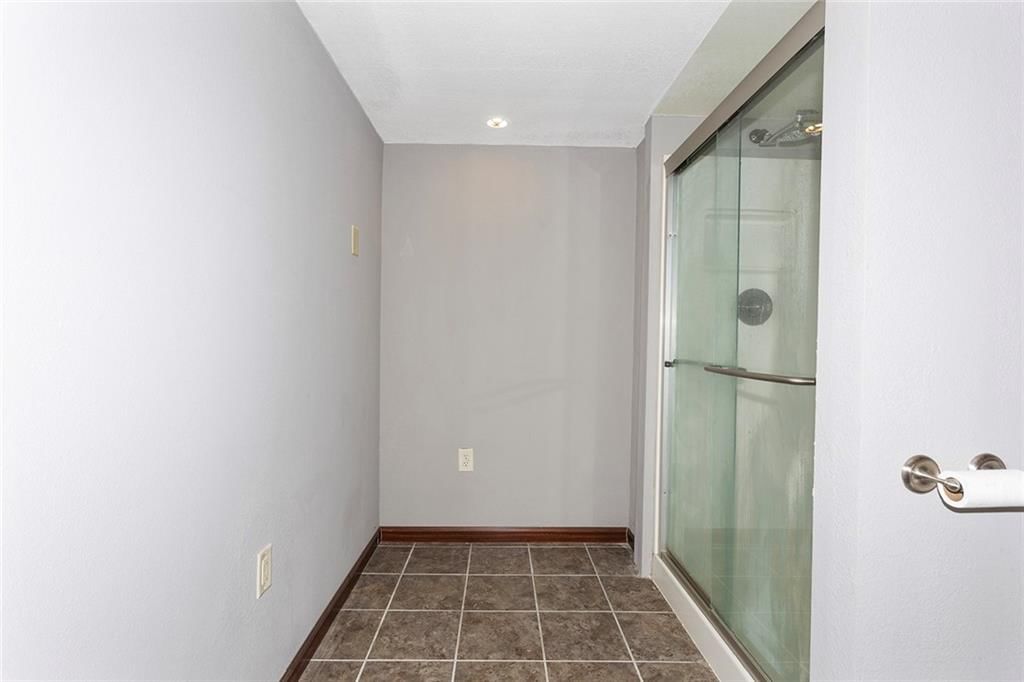 5876 N Oakley Avenue — photo 9