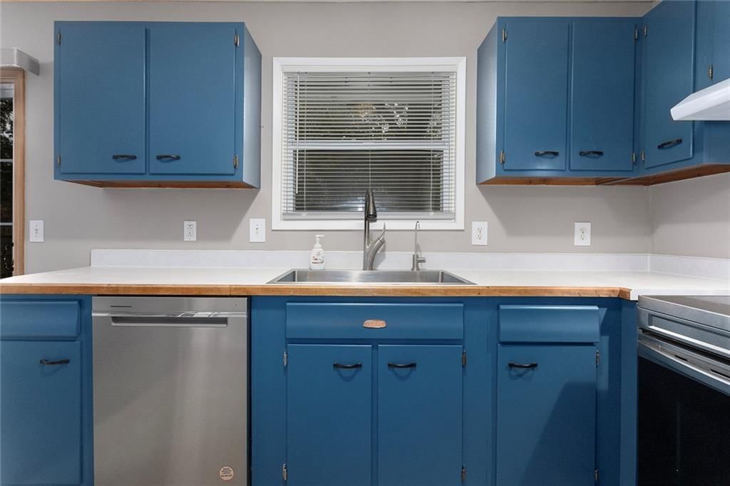 5876 N Oakley Avenue — photo 14