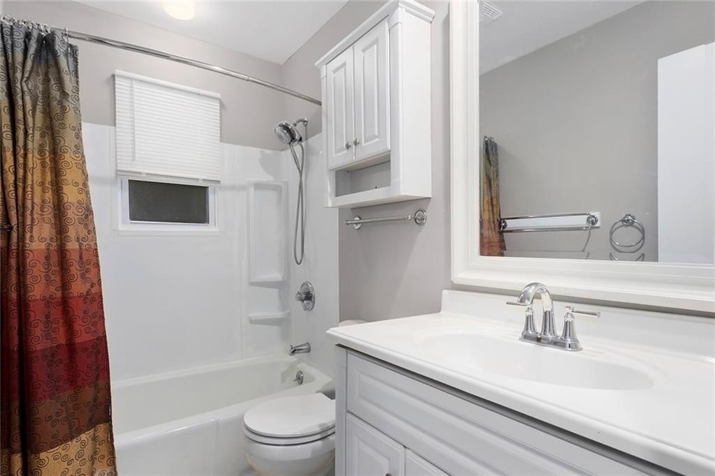 5876 N Oakley Avenue — photo 16