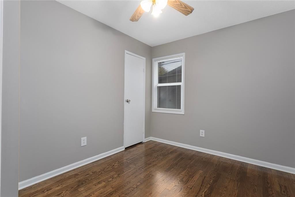 5876 N Oakley Avenue — photo 18