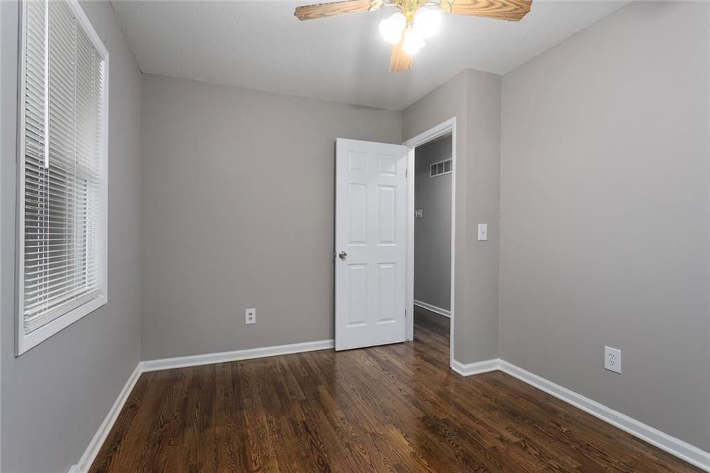 5876 N Oakley Avenue — photo 19
