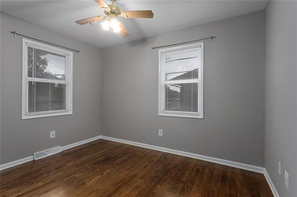 5876 N Oakley Avenue — photo 20