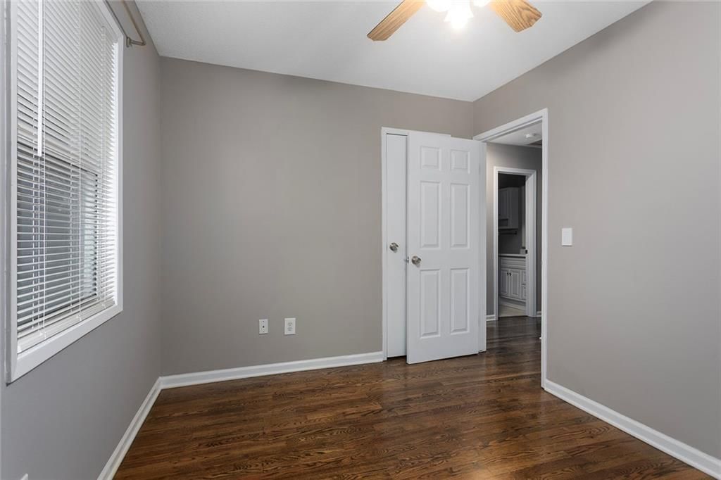 5876 N Oakley Avenue — photo 21